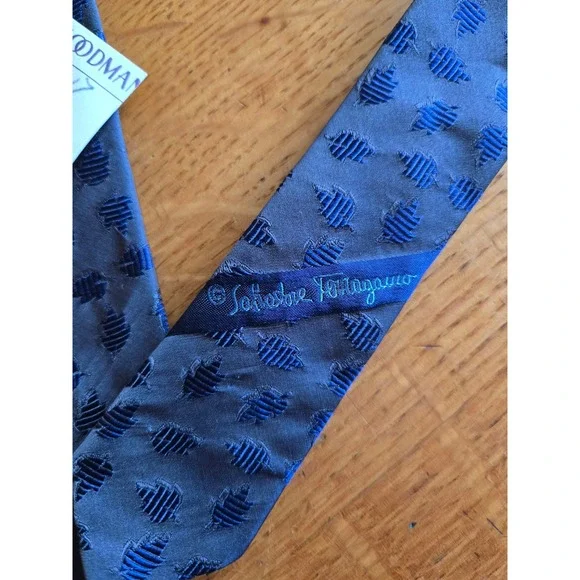 Salvatore Ferragamo Men Silk Tie Grey Blue Leaf Pattern Italy New Bergdorf Tag